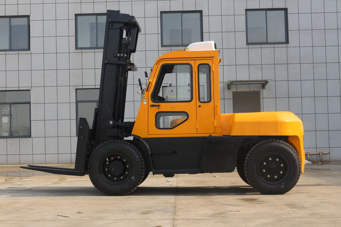 Four Wheel 10000kg Diesel Forklift Truck Hydraulic Lifting Powerful